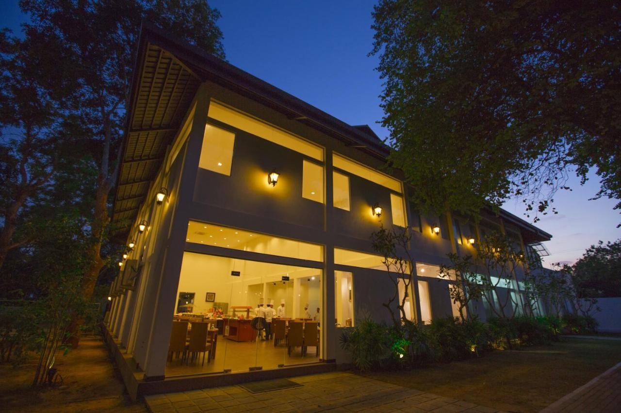 Grand Tamarind Lake Kataragama Exterior foto