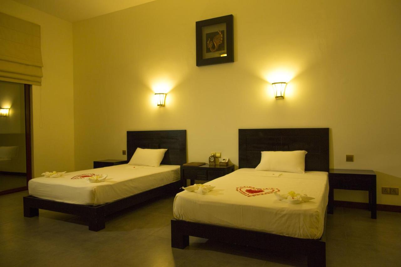 Grand Tamarind Lake Kataragama Quarto foto