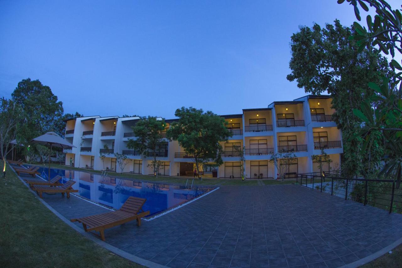 Grand Tamarind Lake Kataragama Exterior foto