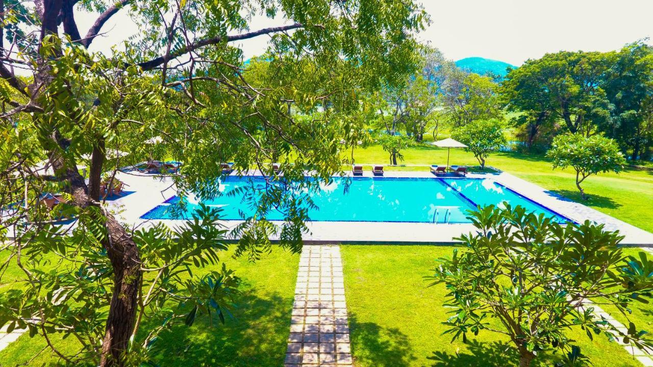 Grand Tamarind Lake Kataragama Exterior foto
