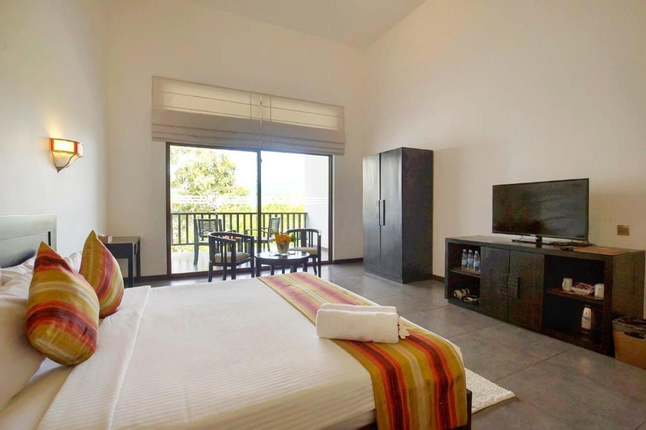 Grand Tamarind Lake Kataragama Exterior foto