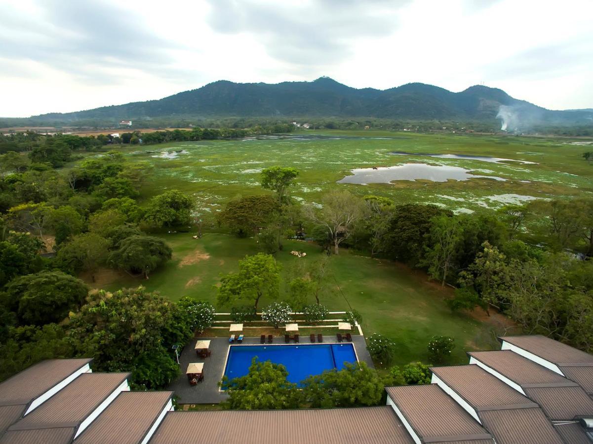 Grand Tamarind Lake Kataragama Exterior foto